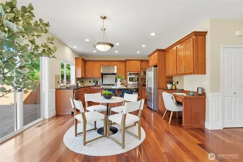 16105 Northup Way Bellevue WA 98008