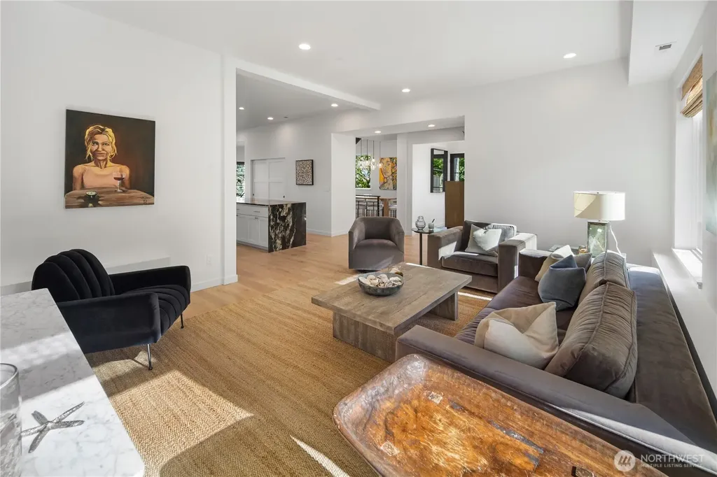 3303 37th Avenue W Seattle WA 98199