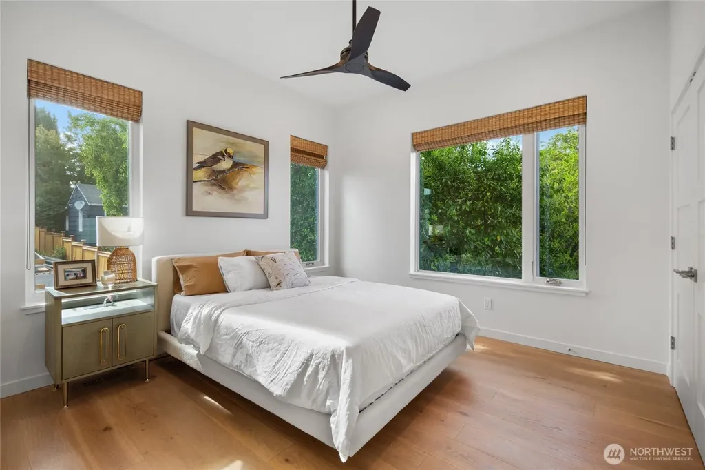 3303 37th Avenue W Seattle WA 98199