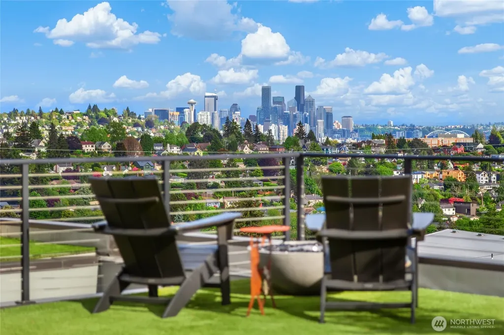 3303 37th Avenue W Seattle WA 98199