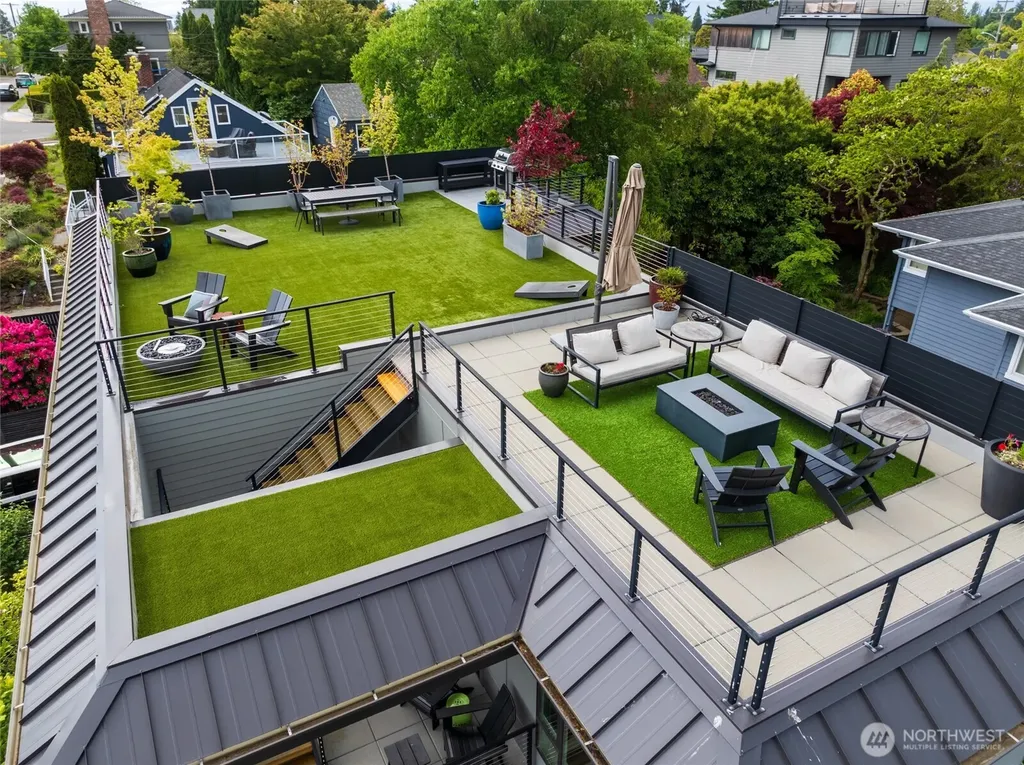 3303 37th Avenue W Seattle WA 98199