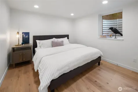 3303 37th Avenue W Seattle WA 98199