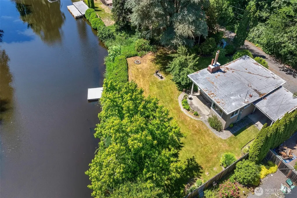 8833 NE Bothell Way Kenmore WA 98028