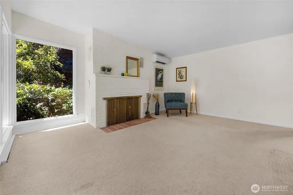 8833 NE Bothell Way Kenmore WA 98028