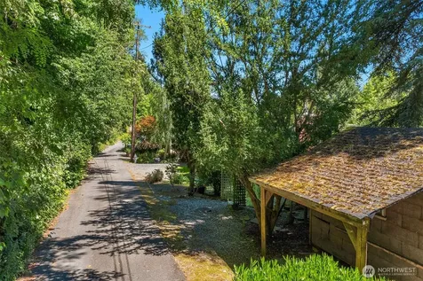 8833 NE Bothell Way Kenmore WA 98028