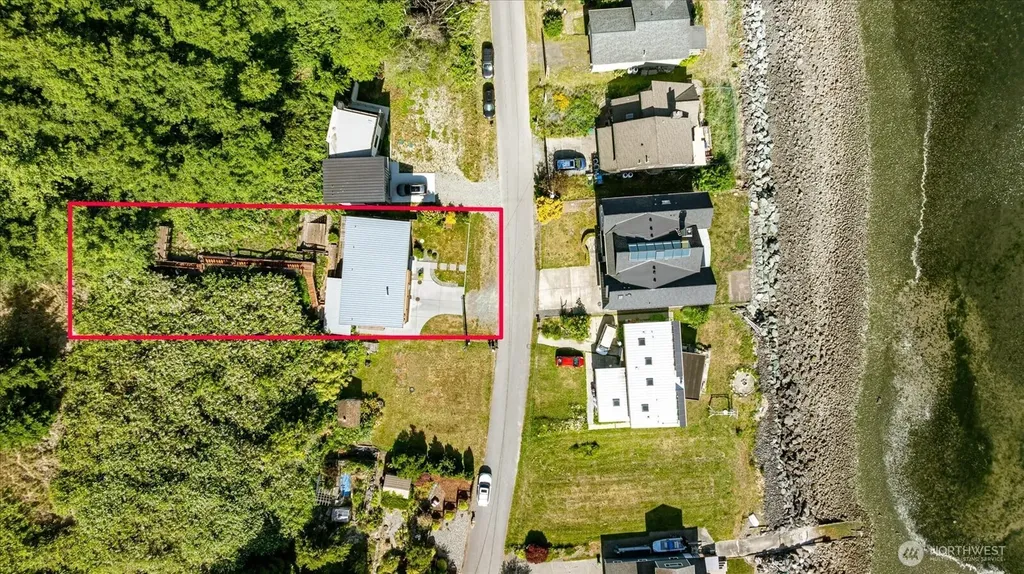 3627 Driftwood Drive Clinton WA 98236