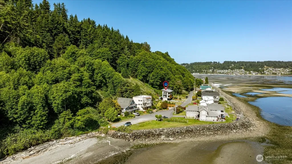 3627 Driftwood Drive Clinton WA 98236