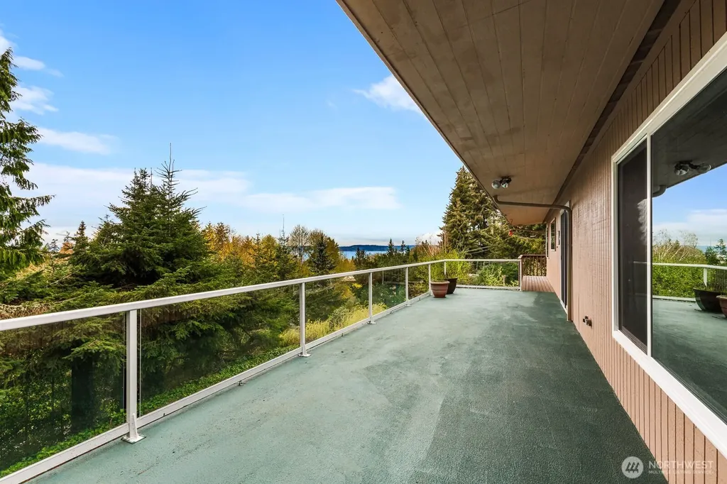 7413 Soundview Drive Edmonds WA 98026