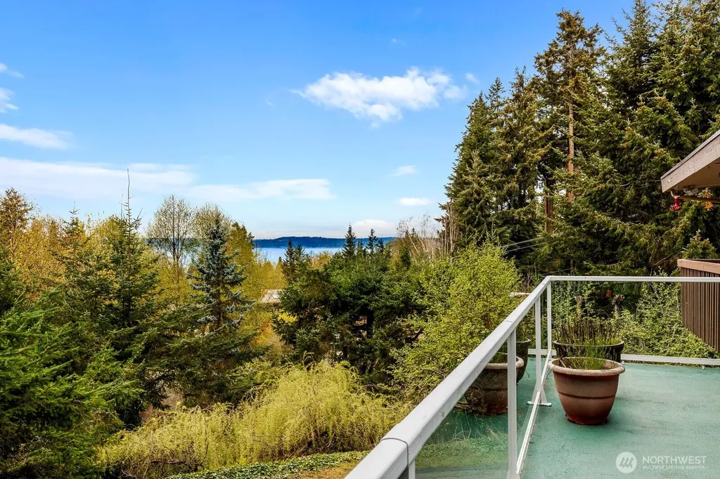 7413 Soundview Drive Edmonds WA 98026