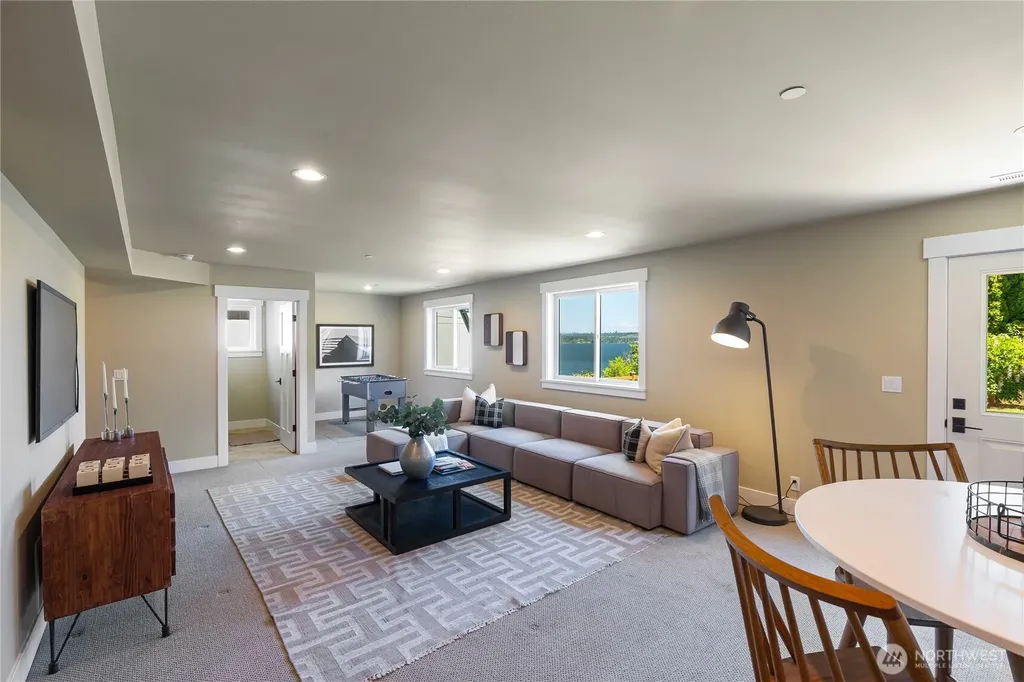 1124 Lake Washington Boulevard S Seattle WA 98144