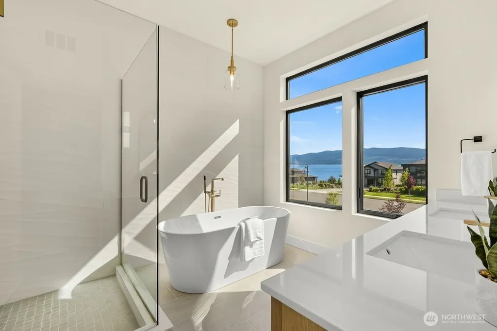 1128 Leighton Street Blaine WA 98230