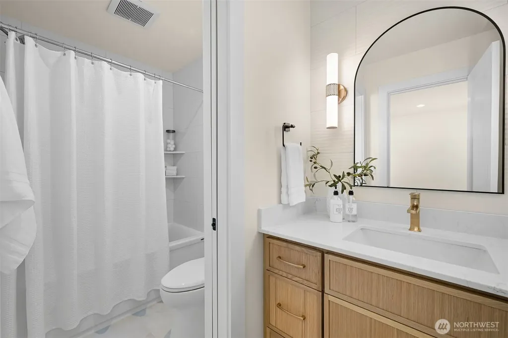 1128 Leighton Street Blaine WA 98230