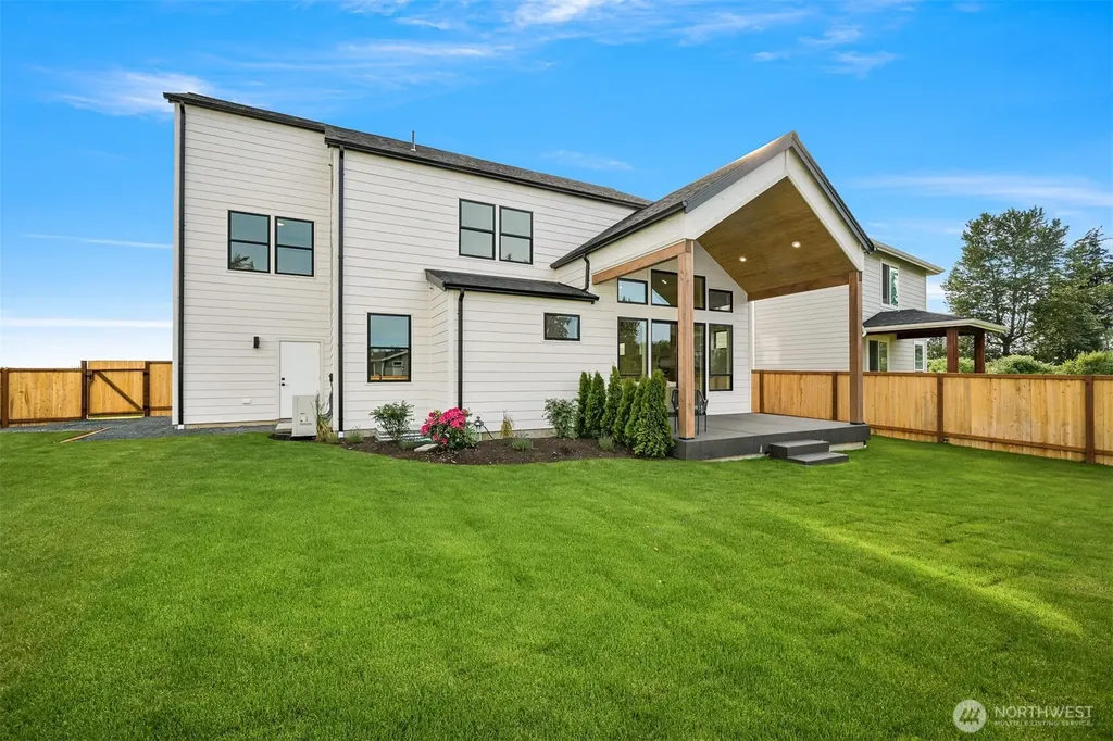 1128 Leighton Street Blaine WA 98230