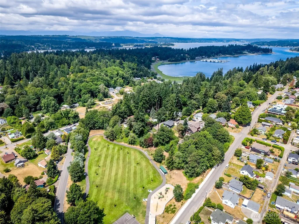 2920 15th Bremerton WA 98312