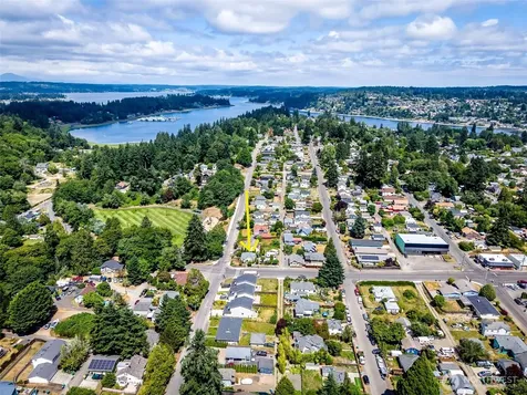 2920 15th Bremerton WA 98312