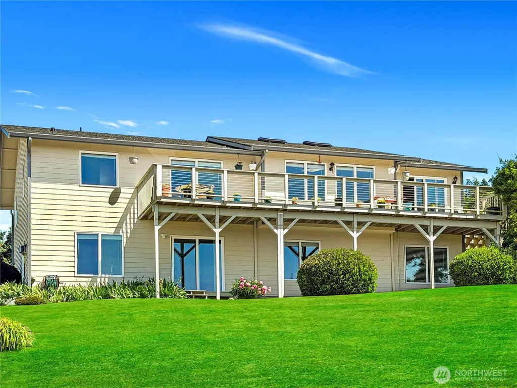 673 Majestic View Lane Camano Island WA 98282