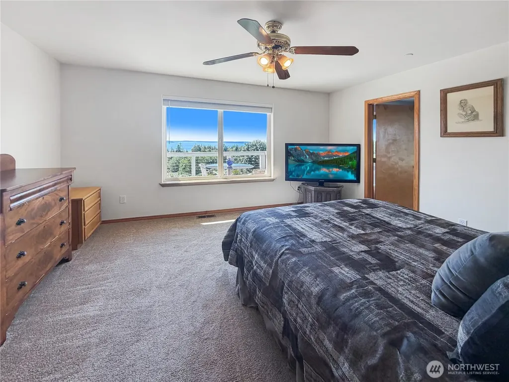 673 Majestic View Lane Camano Island WA 98282