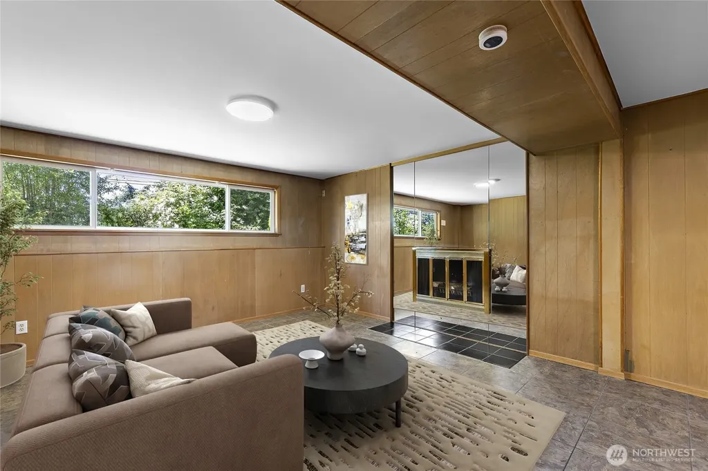 203 105th Avenue SE Bellevue WA 98004