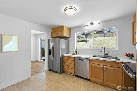 203 105th Avenue SE Bellevue WA 98004