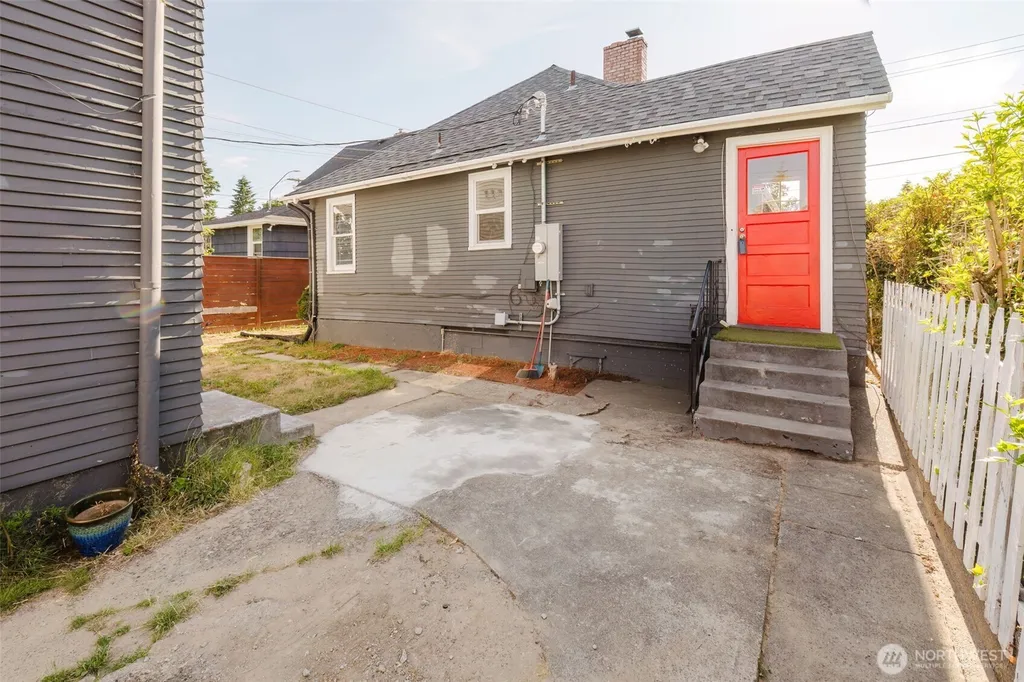 1108 Warren Avenue Bremerton WA 98337