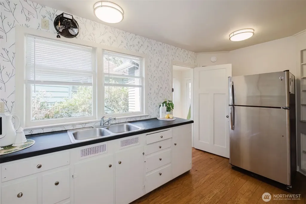 1108 Warren Avenue Bremerton WA 98337