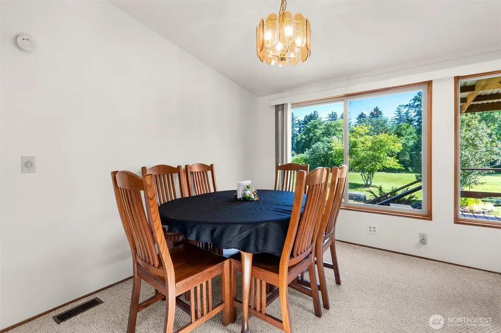 7115 Ortelius Drive Ilwaco WA 98624