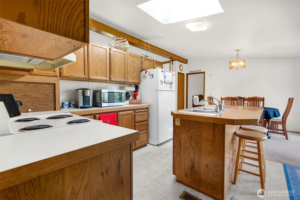 7115 Ortelius Drive Ilwaco WA 98624