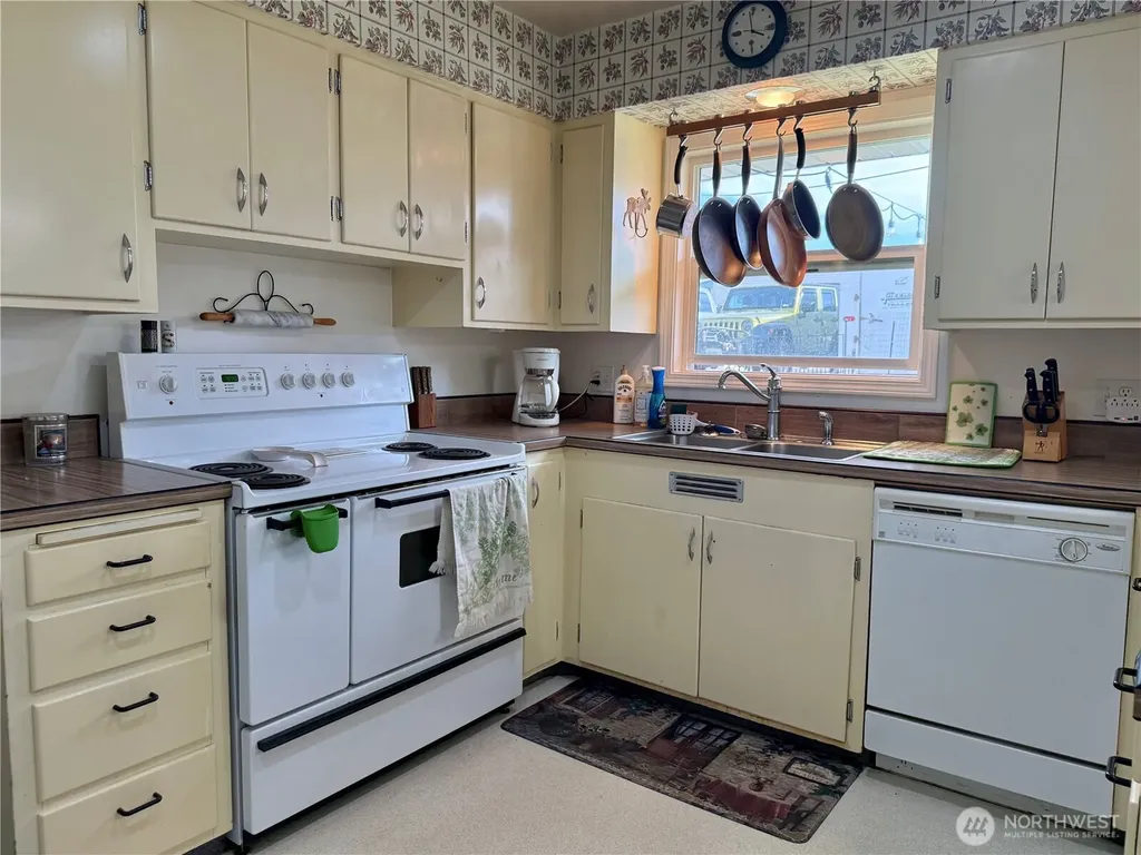 712 E 2nd Avenue Odessa WA 99159