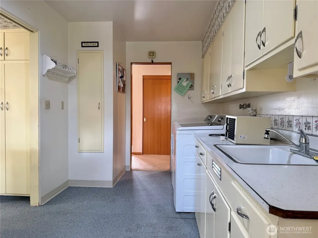 712 E 2nd Avenue Odessa WA 99159