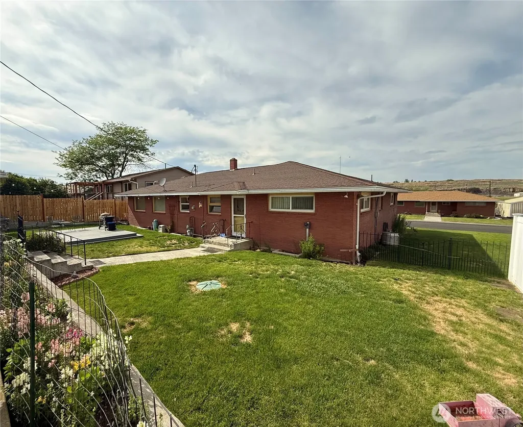 712 E 2nd Avenue Odessa WA 99159