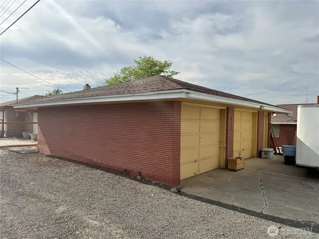712 E 2nd Avenue Odessa WA 99159
