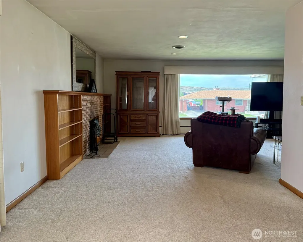 712 E 2nd Avenue Odessa WA 99159