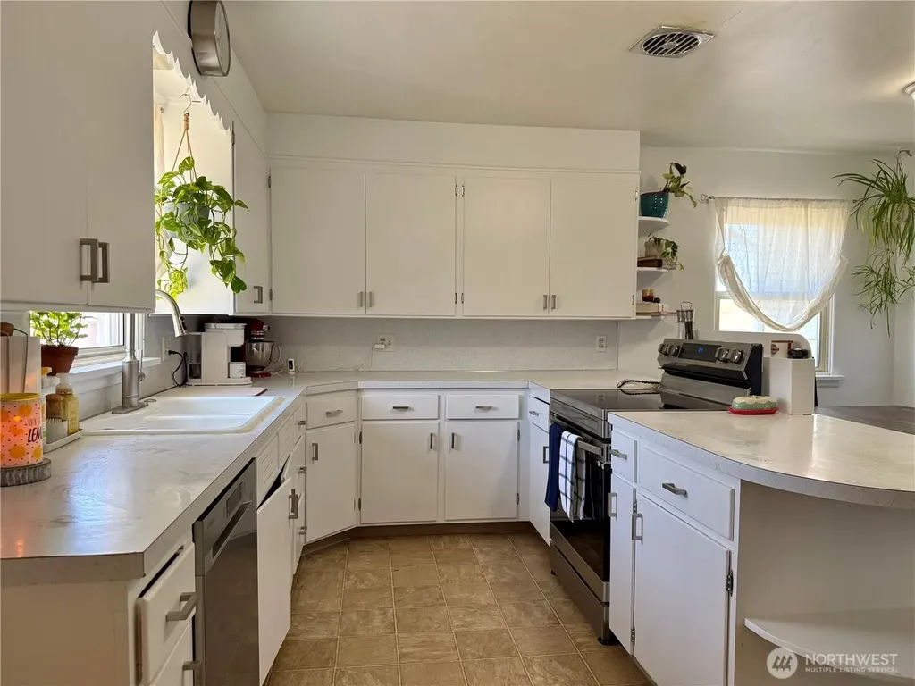 706 E 2nd Avenue Odessa WA 99159
