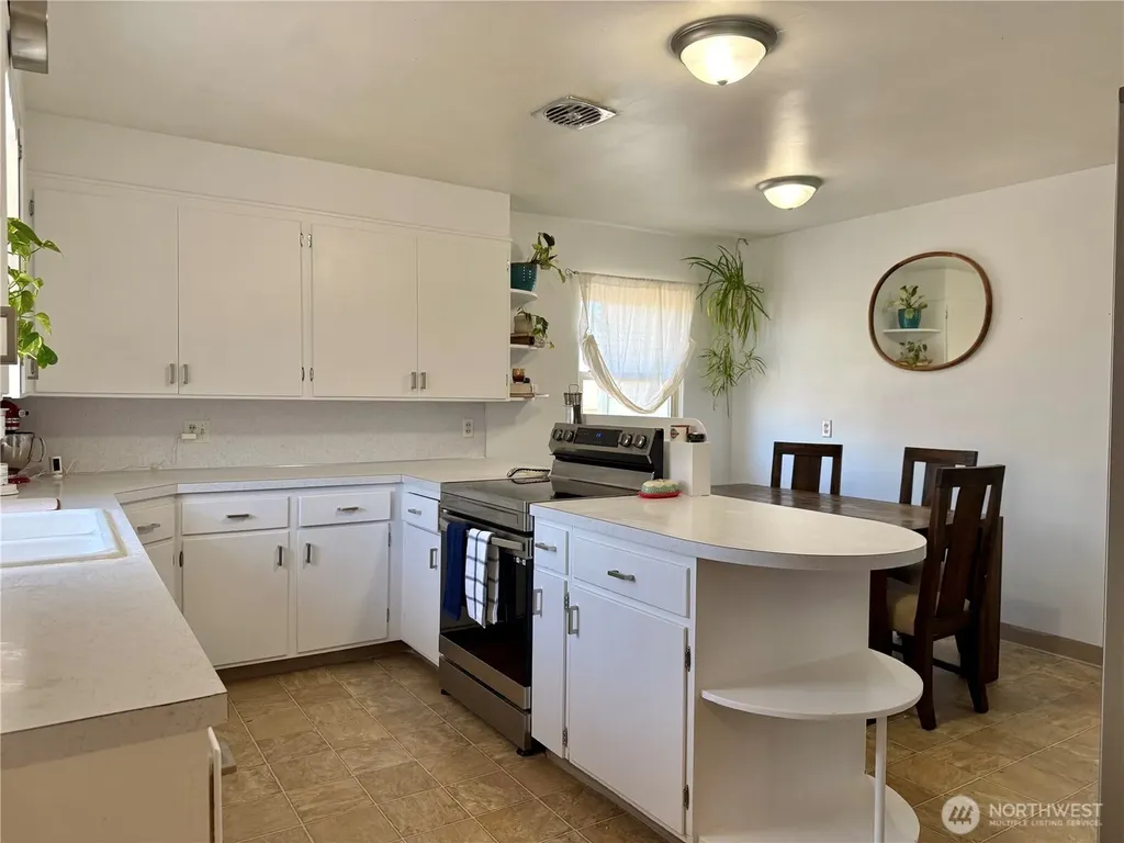 706 E 2nd Avenue Odessa WA 99159