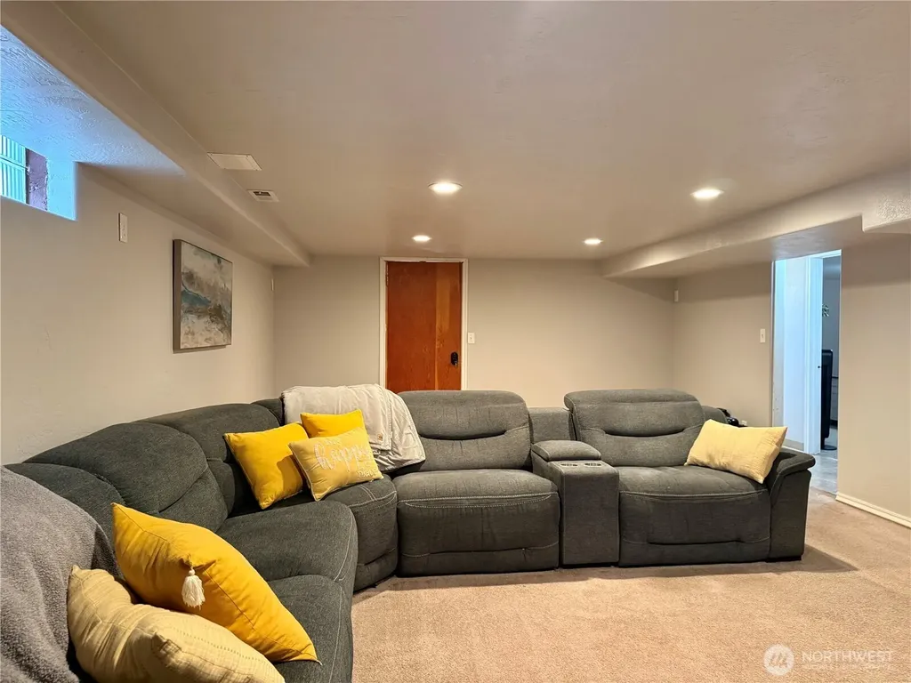706 E 2nd Avenue Odessa WA 99159