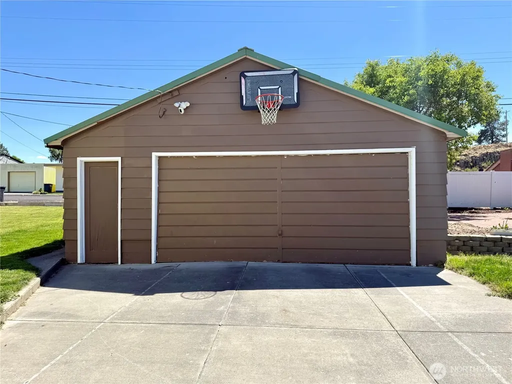 706 E 2nd Avenue Odessa WA 99159