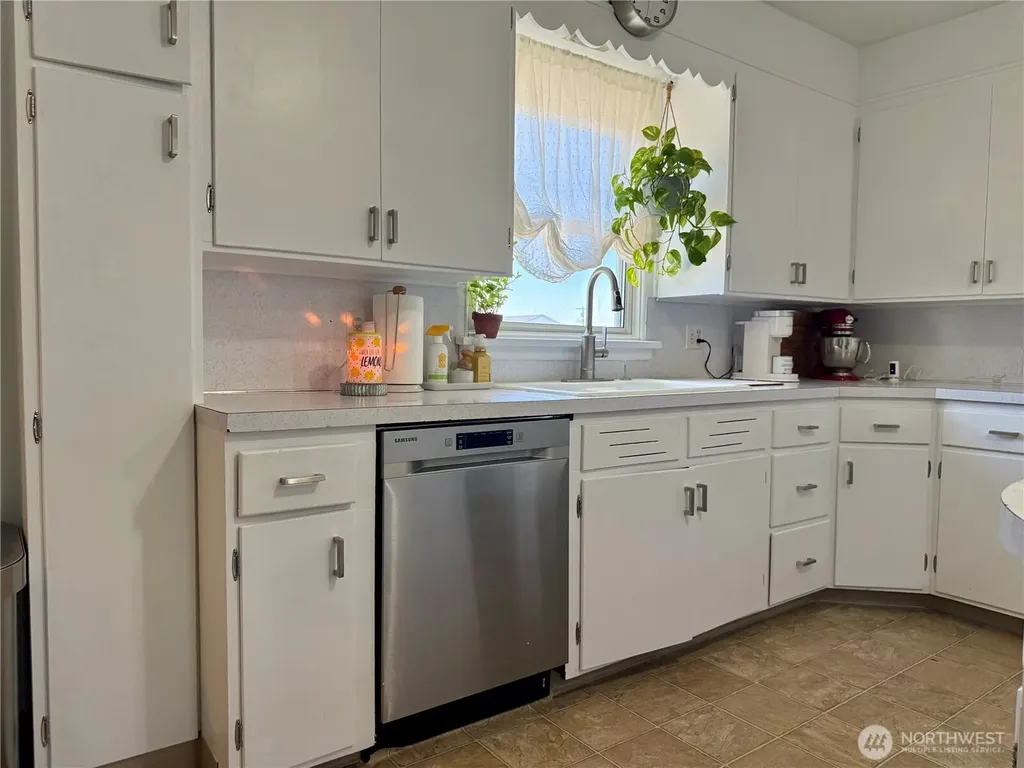 706 E 2nd Avenue Odessa WA 99159