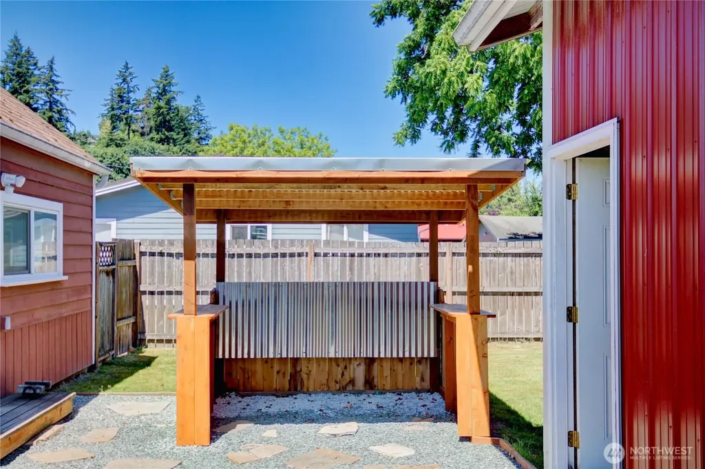 702 N Skagit Street Burlington WA 98233