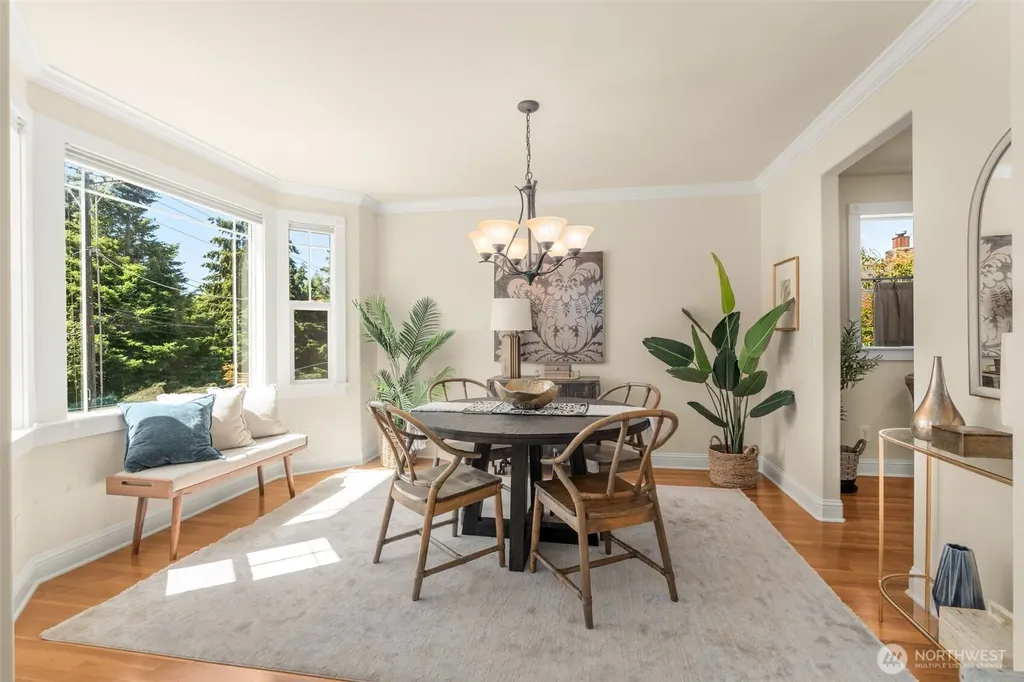 4122 SW Walker Street Seattle WA 98116