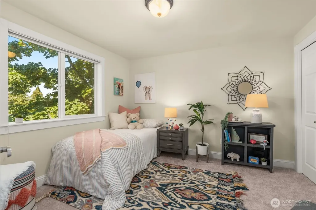 4122 SW Walker Street Seattle WA 98116