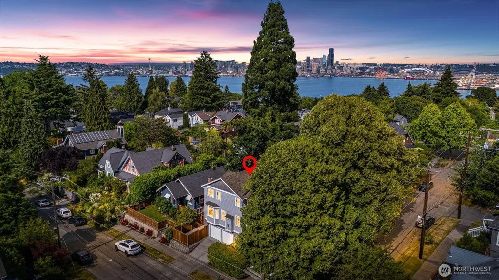 4122 SW Walker Street Seattle WA 98116