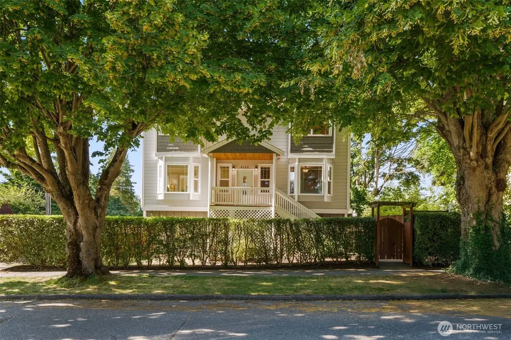 4122 SW Walker Street Seattle WA 98116