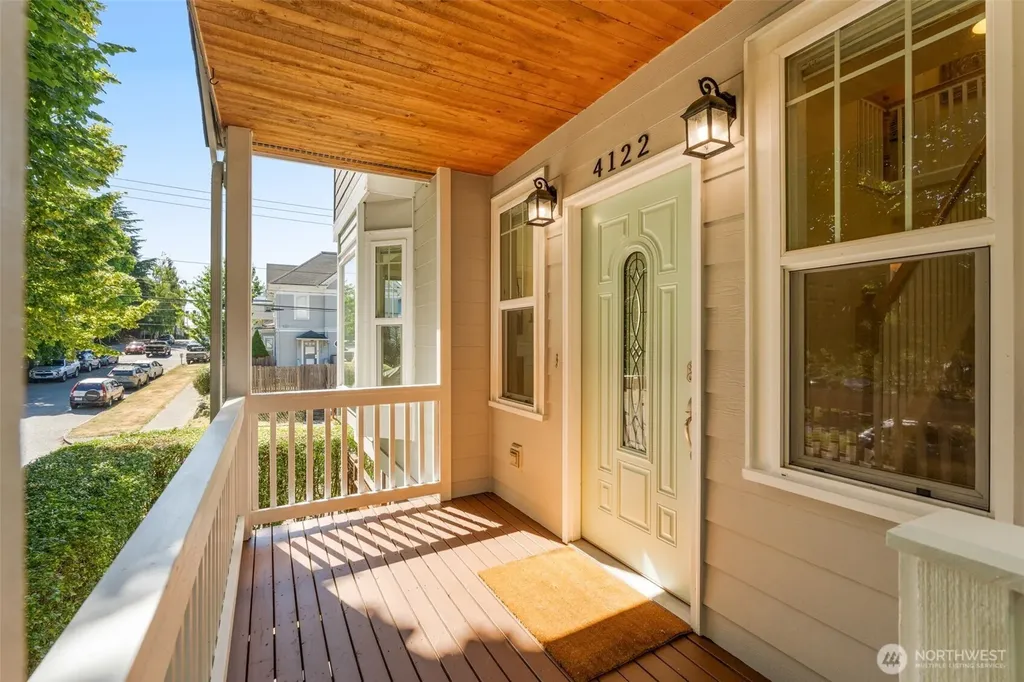 4122 SW Walker Street Seattle WA 98116