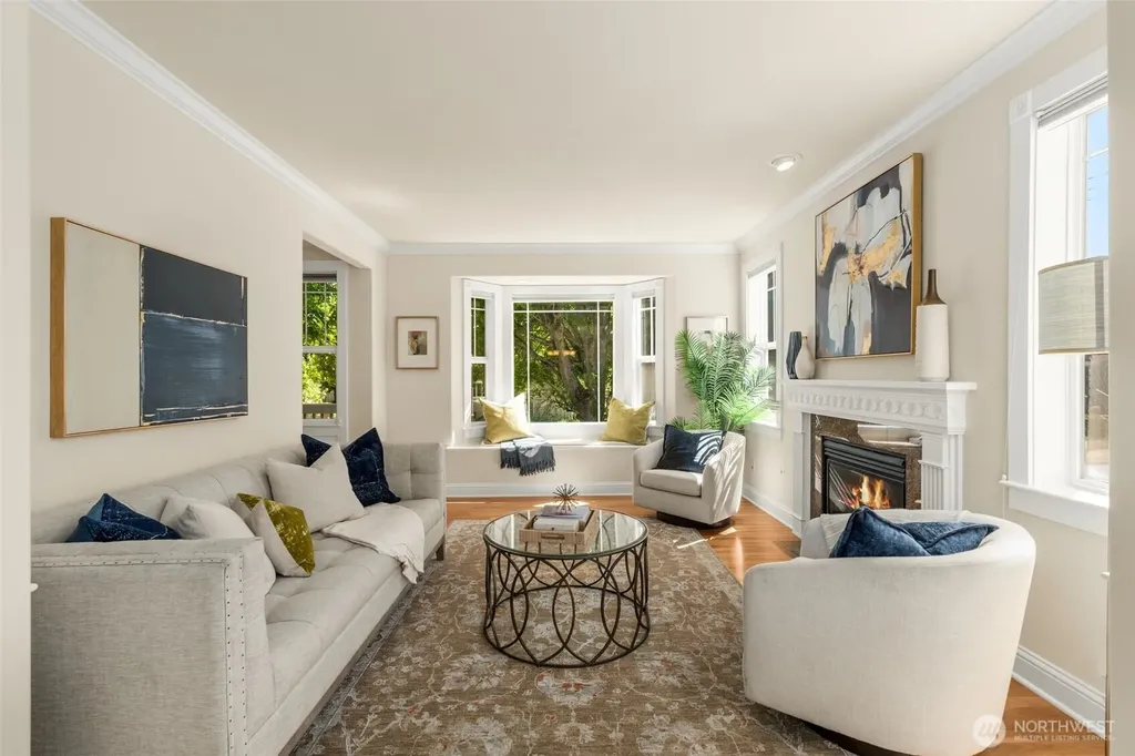4122 SW Walker Street Seattle WA 98116