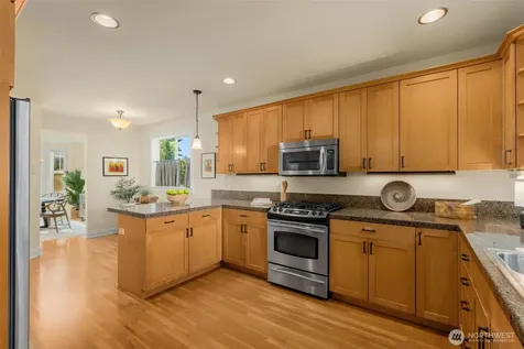 4122 SW Walker Street Seattle WA 98116