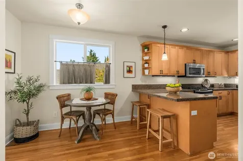 4122 SW Walker Street Seattle WA 98116