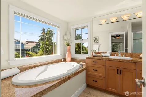4122 SW Walker Street Seattle WA 98116