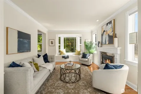 4122 SW Walker Street Seattle WA 98116