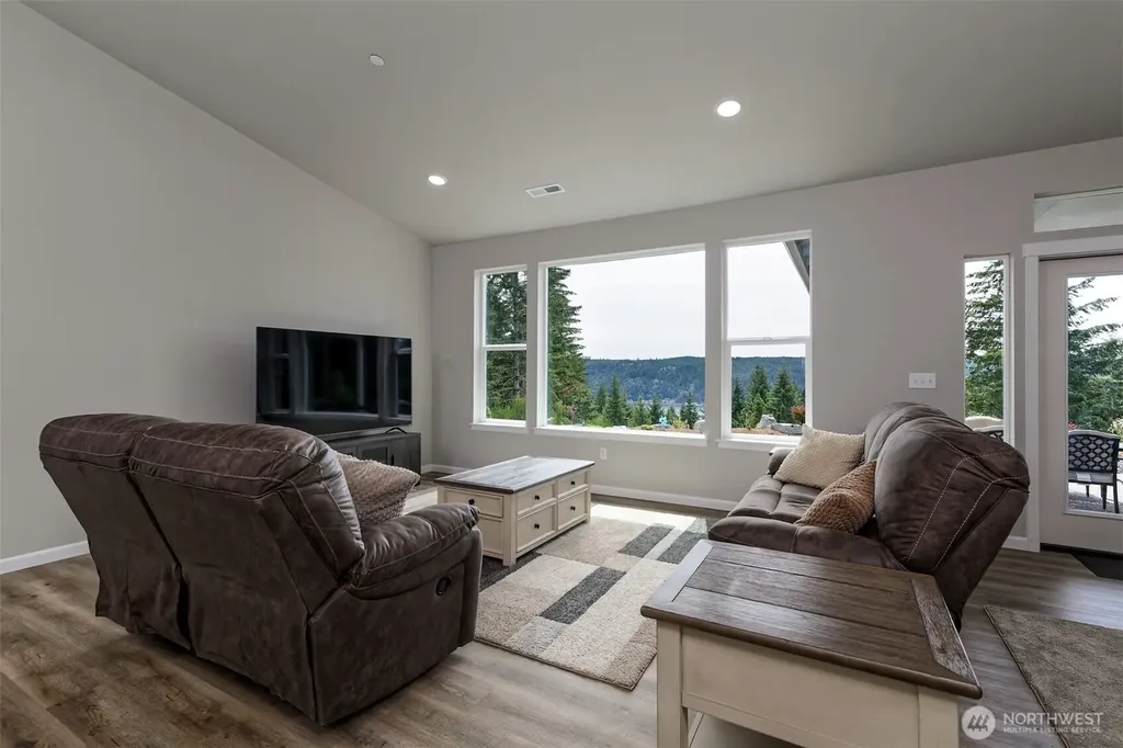 361 NE Southridge Drive Belfair WA 98528