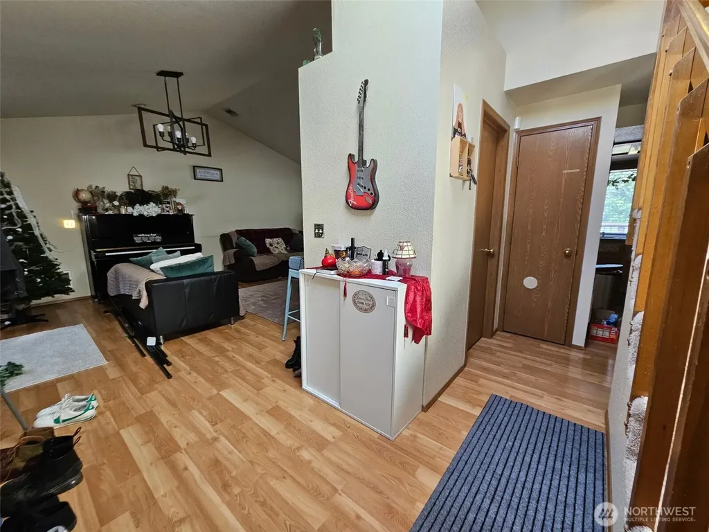 1327 S 88th Street Tacoma WA 98444